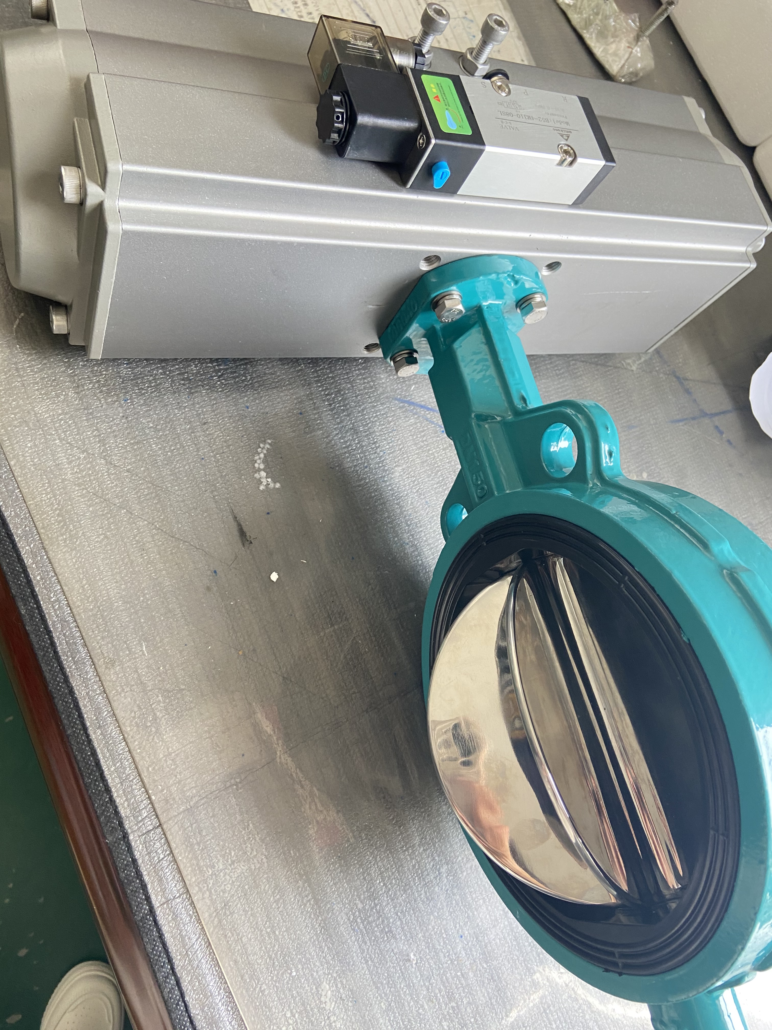 多瓣旋转卸料蝶阀的应用。