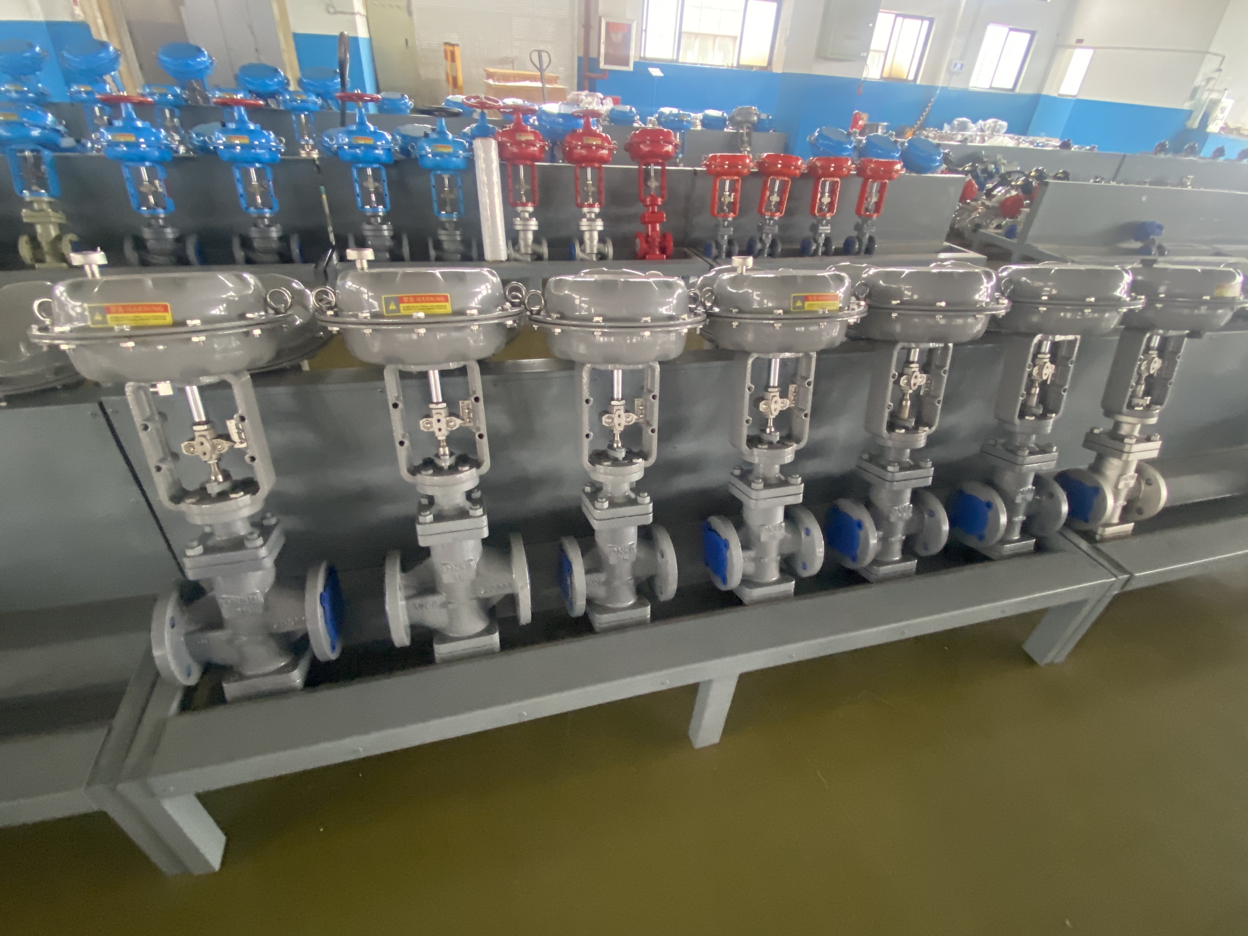 强腐蚀介质精准调控，精细化工选用玮控气动衬氟调节阀